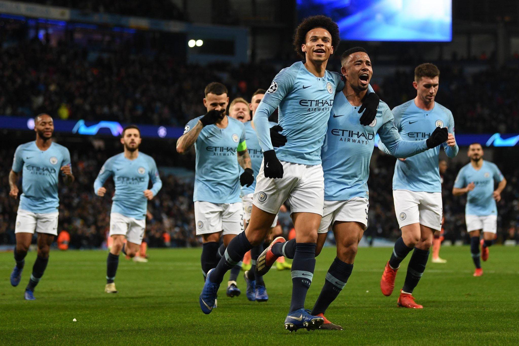 雪消费朝着 雪消费朝着